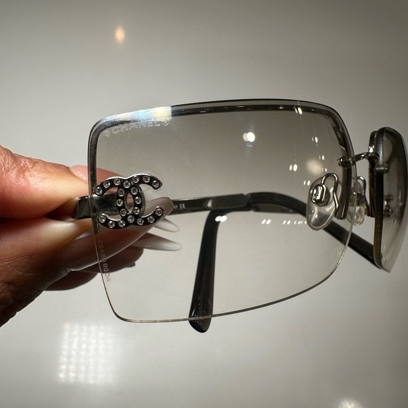 Vintage CHANEL silver 4092-B Sunglasses - Picture 4 of 7